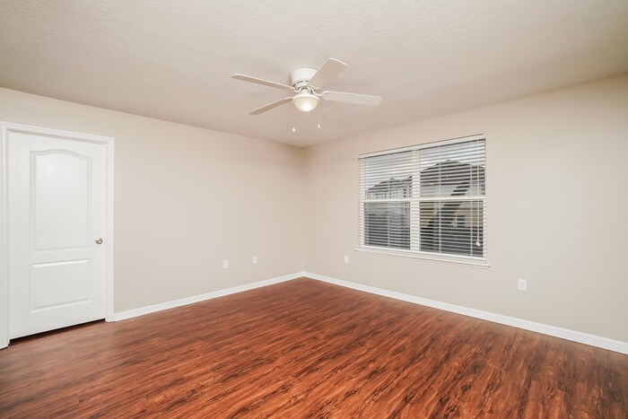 Building Photo - 3861 Strafford Pl