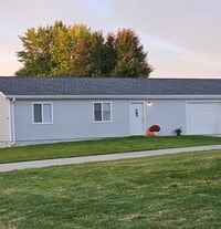 Building Photo - 3-bedroom, 2-bathroom, 1 car garage apartment