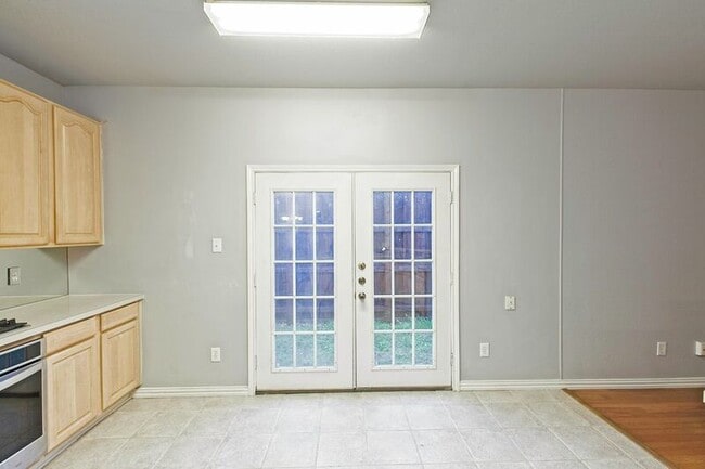 Building Photo - 9220 Norman Dr