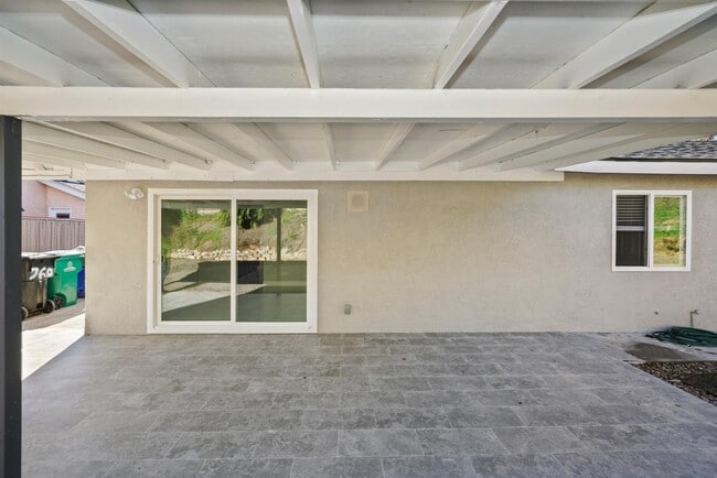 Building Photo - 7684 Meadowbrook Ct