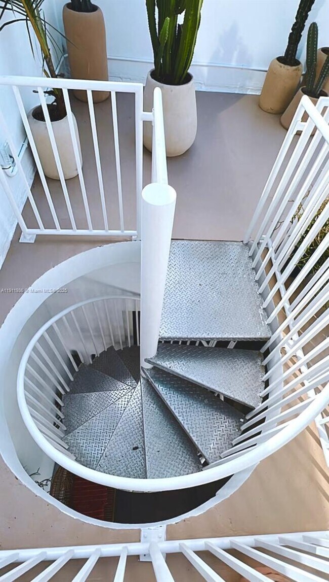 Building Photo - 481 NE 29th St