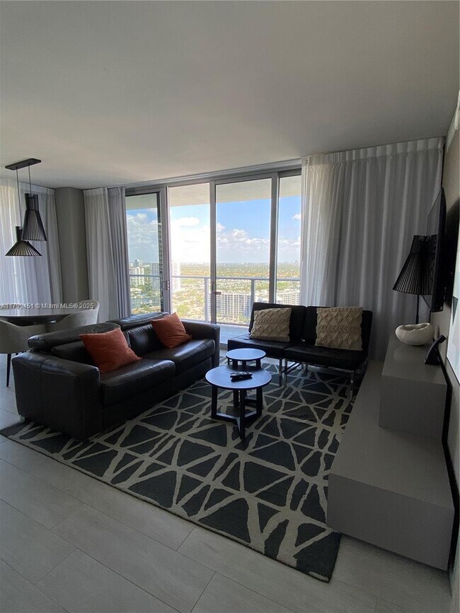 Building Photo - 4010 S Ocean Dr
