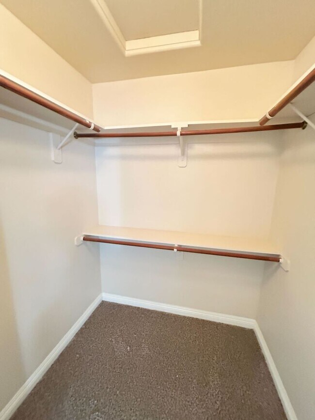Building Photo - Charming Home For Rent Available Now