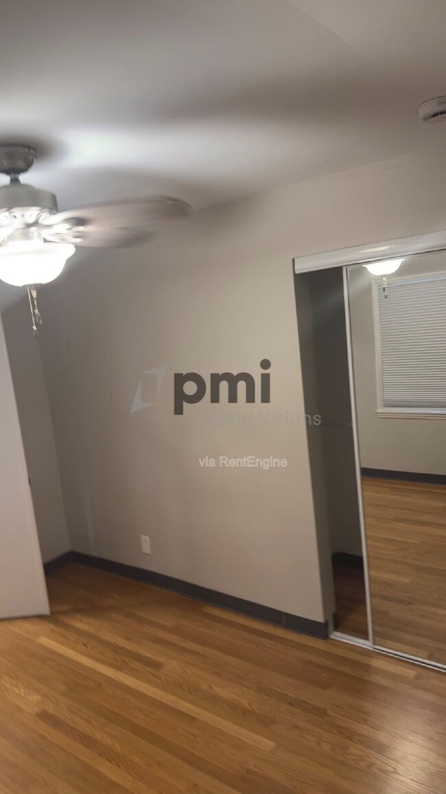 Building Photo - 1528 Division St