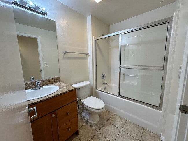 Building Photo - Immediate Move In: Spacious 3bed2bath condo Adjacent to Warner Center/Woodland Hills! Minutes to ...