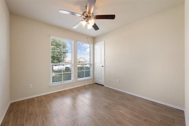 Building Photo - 208 Plata Ln