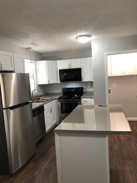 Building Photo - 501 Waldo St