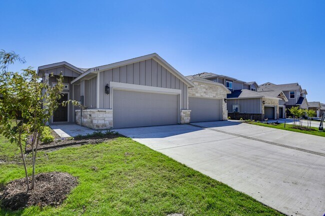 Building Photo - GORGEOUS 3 BEDROOM DUPLEX LOCATED IN MIDLOTHIAN ISD!