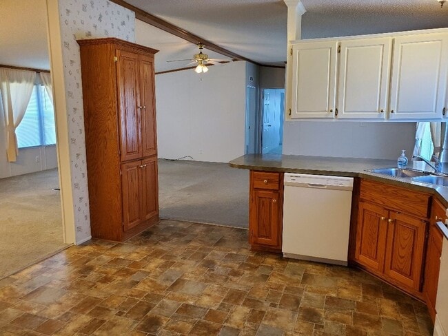 Building Photo - Charm & Commuter Convenience – 3BR/2BA Outside City Limits