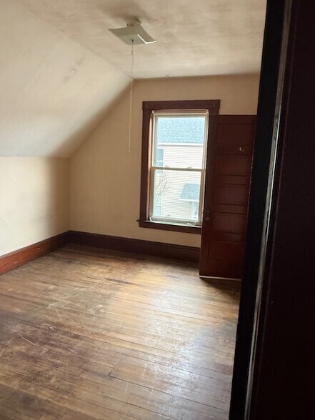 Bedroom 2 - 207 Peach St