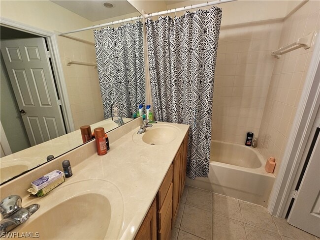 Building Photo - 2084 Par Dr