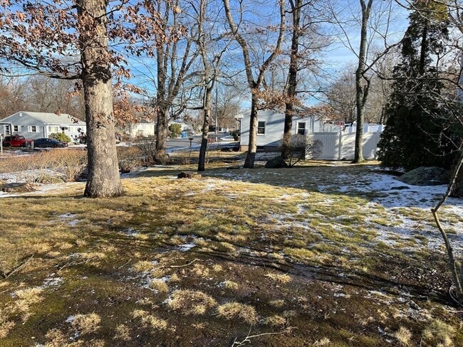 Building Photo - 2 S Sherwood Ave