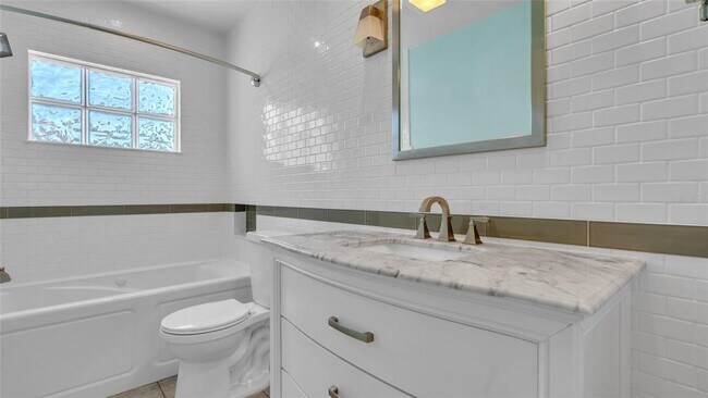 Building Photo - 10237 Tarpon Dr