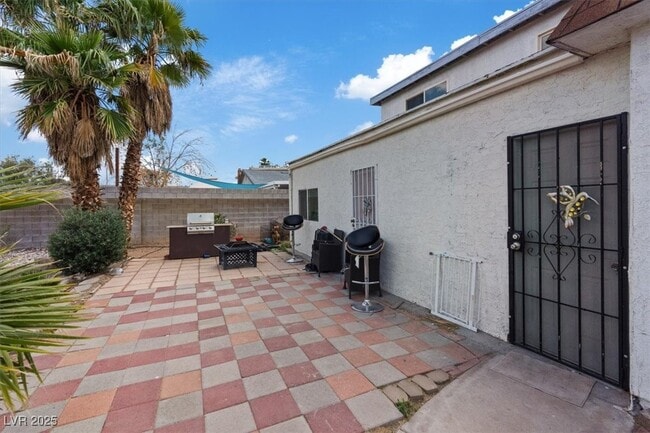 Building Photo - 4602 Inland Ct