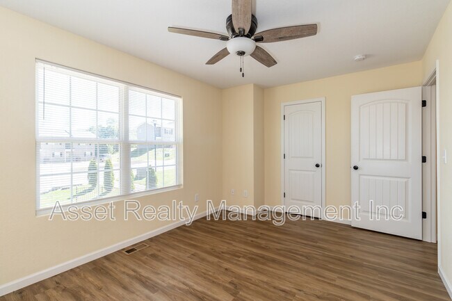 Building Photo - 913 Warrior Hill Dr