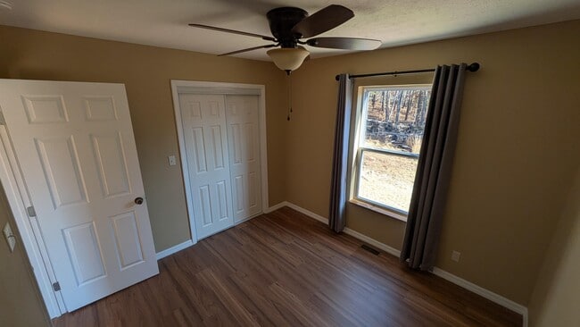 Building Photo - 7637 Coon Creek Rd