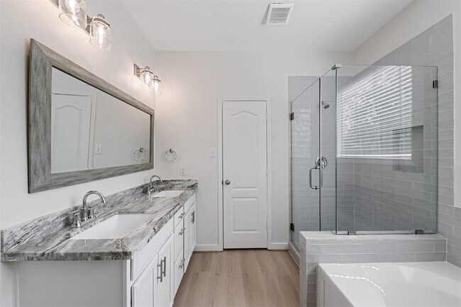 Building Photo - 16407 Azimuth Dr