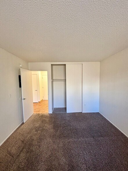 Building Photo - 3950 SW 102nd Ave