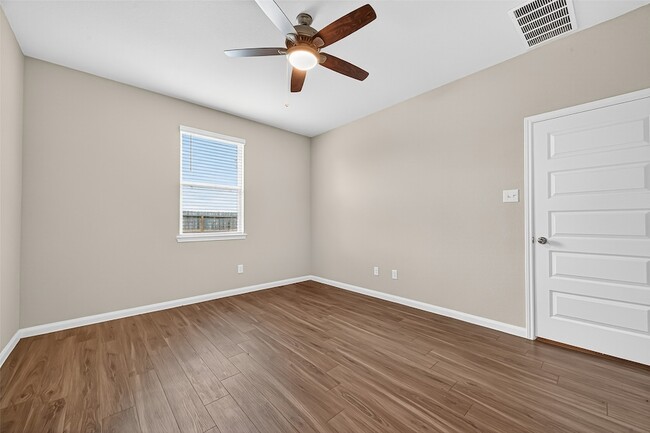 Building Photo - 4922 Michael Christopher Dr