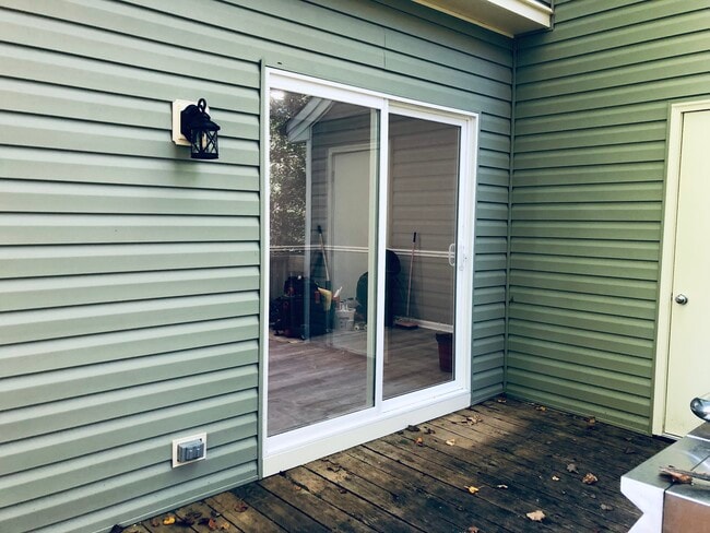 Building Photo - 516 Brent Rd