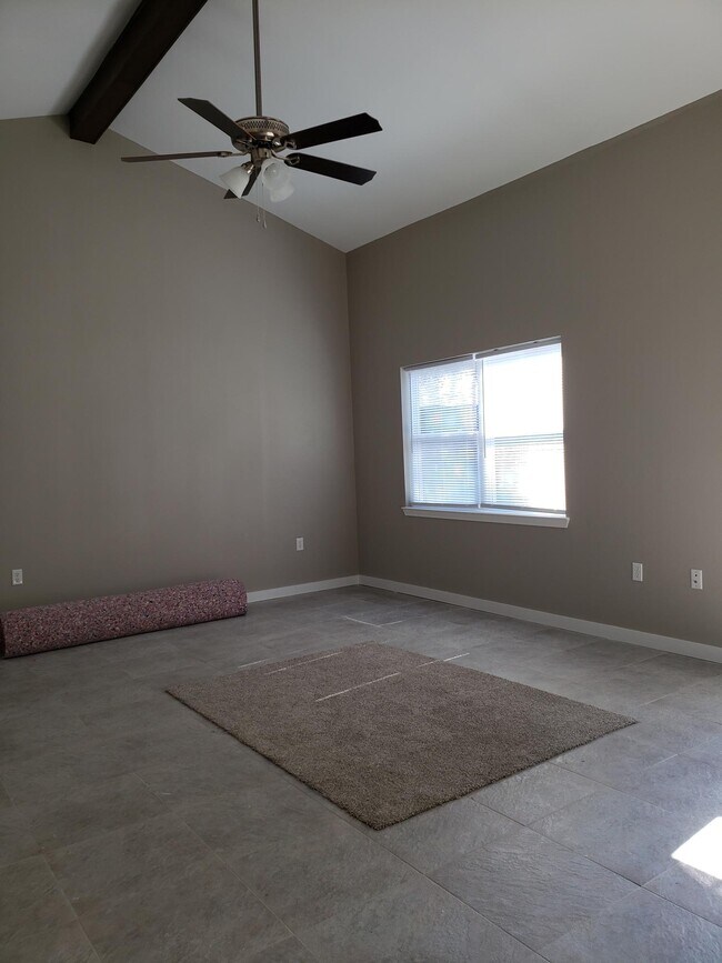 Building Photo - 62 4th Ave