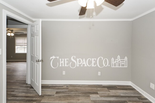 Building Photo - 209 Testament Ln