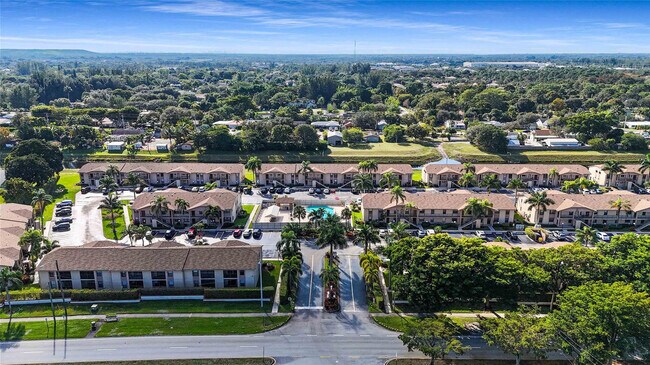 Building Photo - 9466 Boca Cove Cir