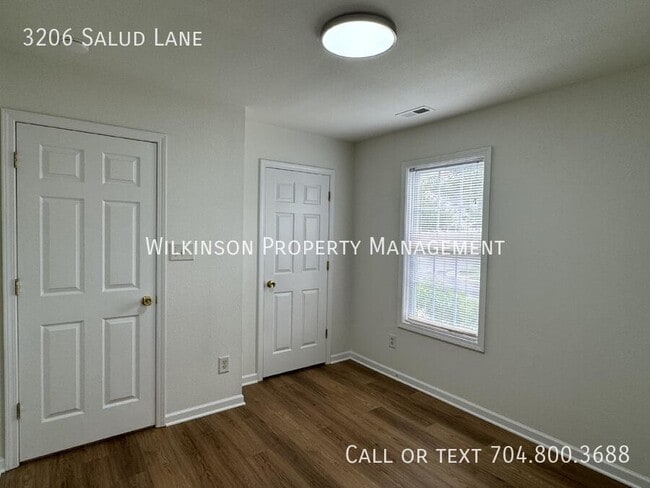 Building Photo - 3206 Salud Ln