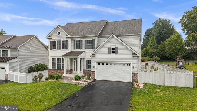 Building Photo - 945 Kayley Dr