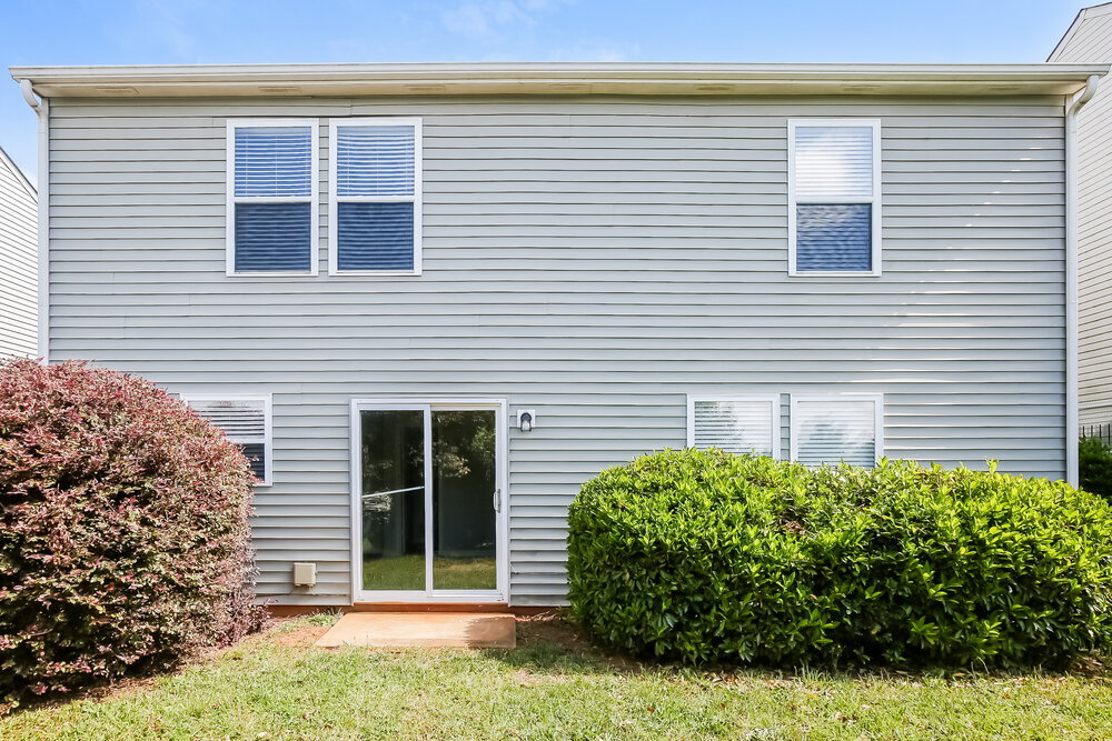 Building Photo - 8817 Oak Dr