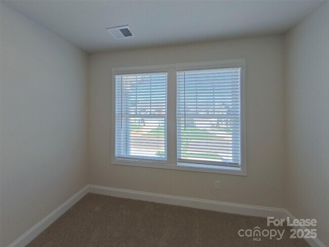 Building Photo - 112 Halesworth Rd