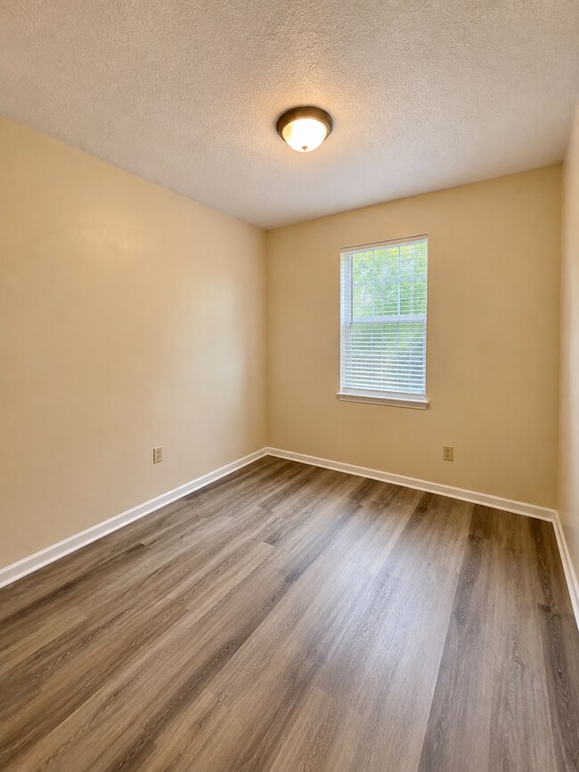 Building Photo - 5610 Spring Garden Ln