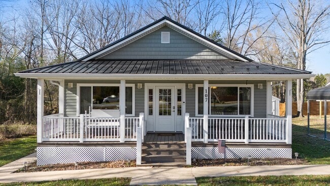 Primary Photo - 3-Bedroom in Town of Farmville with One-Le...