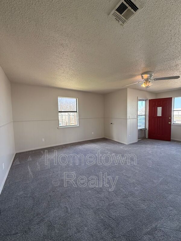 Building Photo - 5 W Farrall St