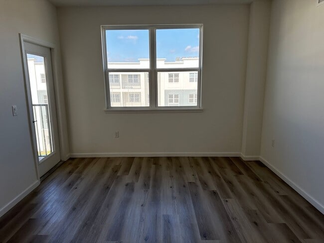 Building Photo - Beautiful 2 Bedroom, 2 Bathroom Apartment in Prime Orlando Location – 1 Month Free!