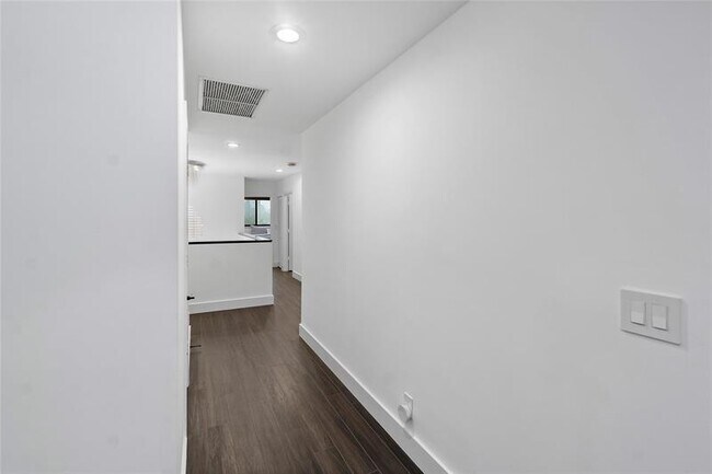 Building Photo - 6381 Via Rosa