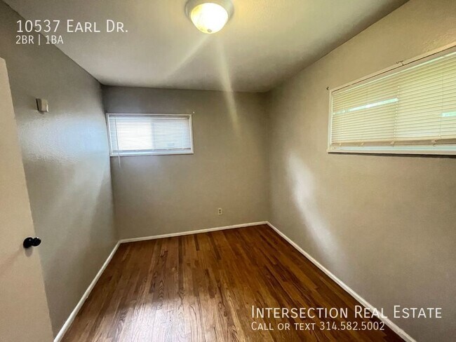 Building Photo - 10537 Earl Dr