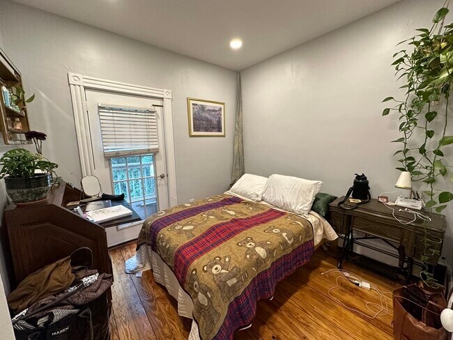 Building Photo - 3 Balmoral Park