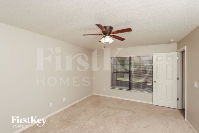 Building Photo - 601 Londonderry Cir SE