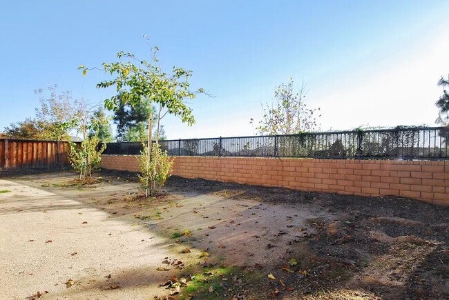 Building Photo - 27222 Golden Field Ct