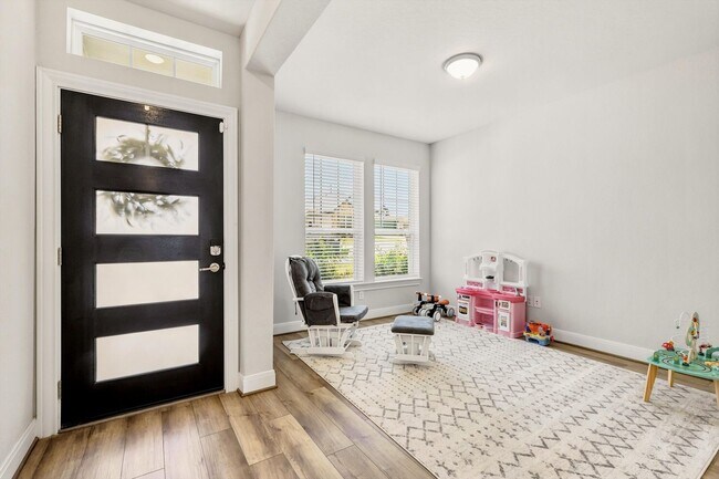 Building Photo - Elegant Living with Space to Spare | 4 Bed • 3.5 Bath