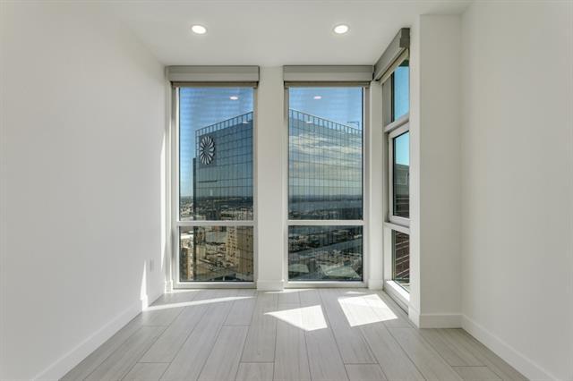 Building Photo - 500 Throckmorton St
