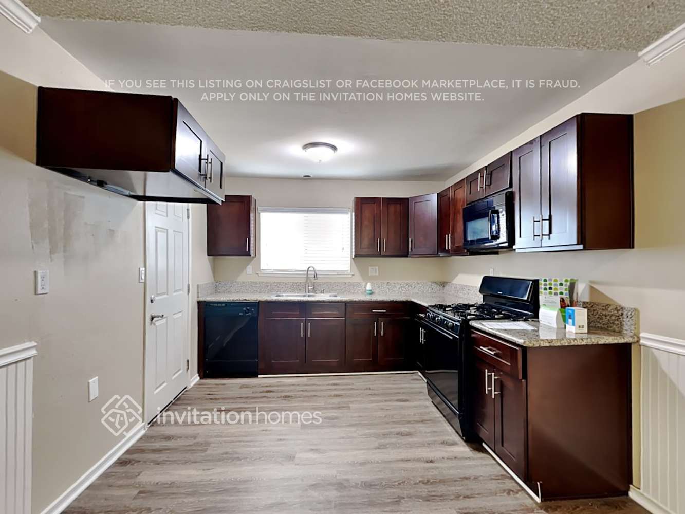 Building Photo - 24416 Island Ave