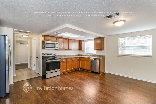 Building Photo - 2253 Hama Dr