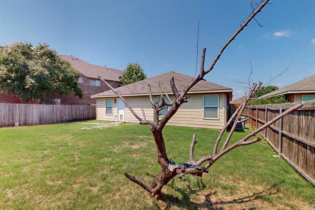 Building Photo - 708 Lark Dr