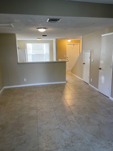 Building Photo - 131 SW 3rd St