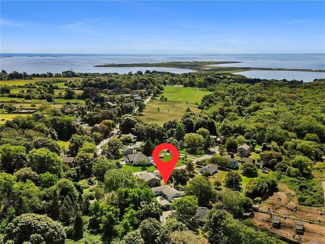 Building Photo - 331 Third Beach Rd