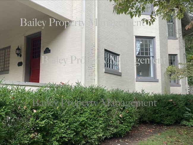 Building Photo - 2541 Cherokee Pkwy