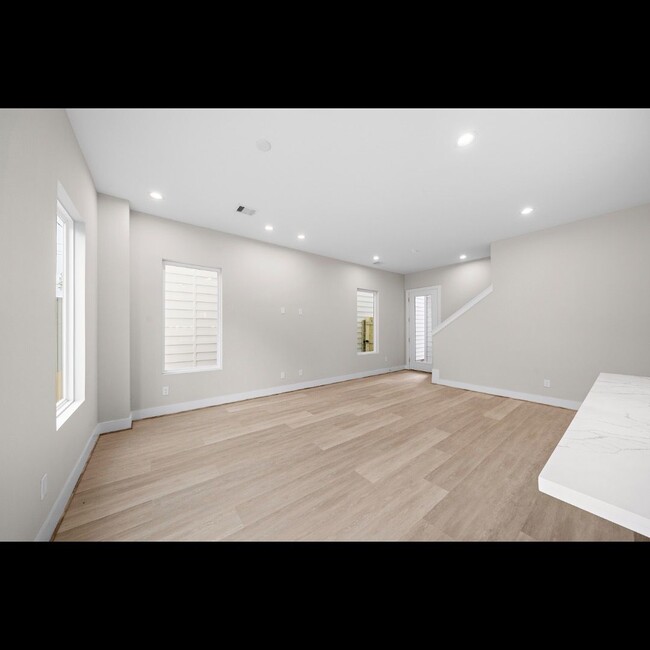 Building Photo - 3 Bed 2.5 Bath New Construction Available ...