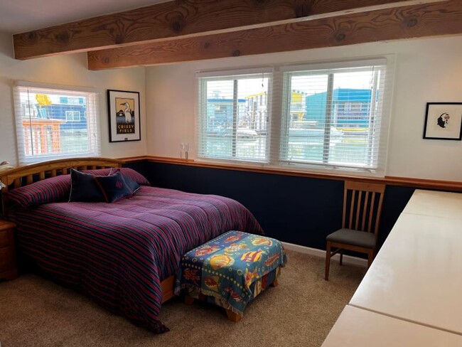 Building Photo - Adorable Sausalito Houseboat Fully Furnish...